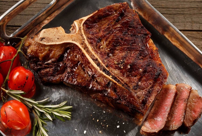 T-bone nướng sốt BBQ Âu